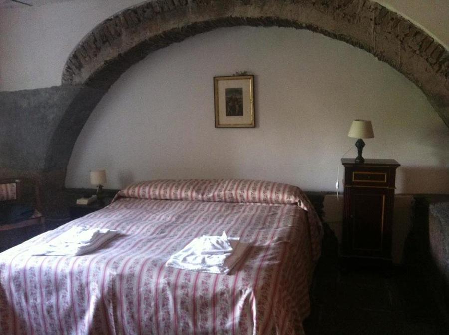 La Rocca Della Rosa Villa Zafferana Etnea Eksteriør billede